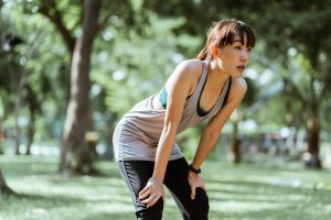 woman with knee pain